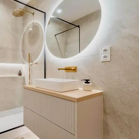 Aloa Apartment *